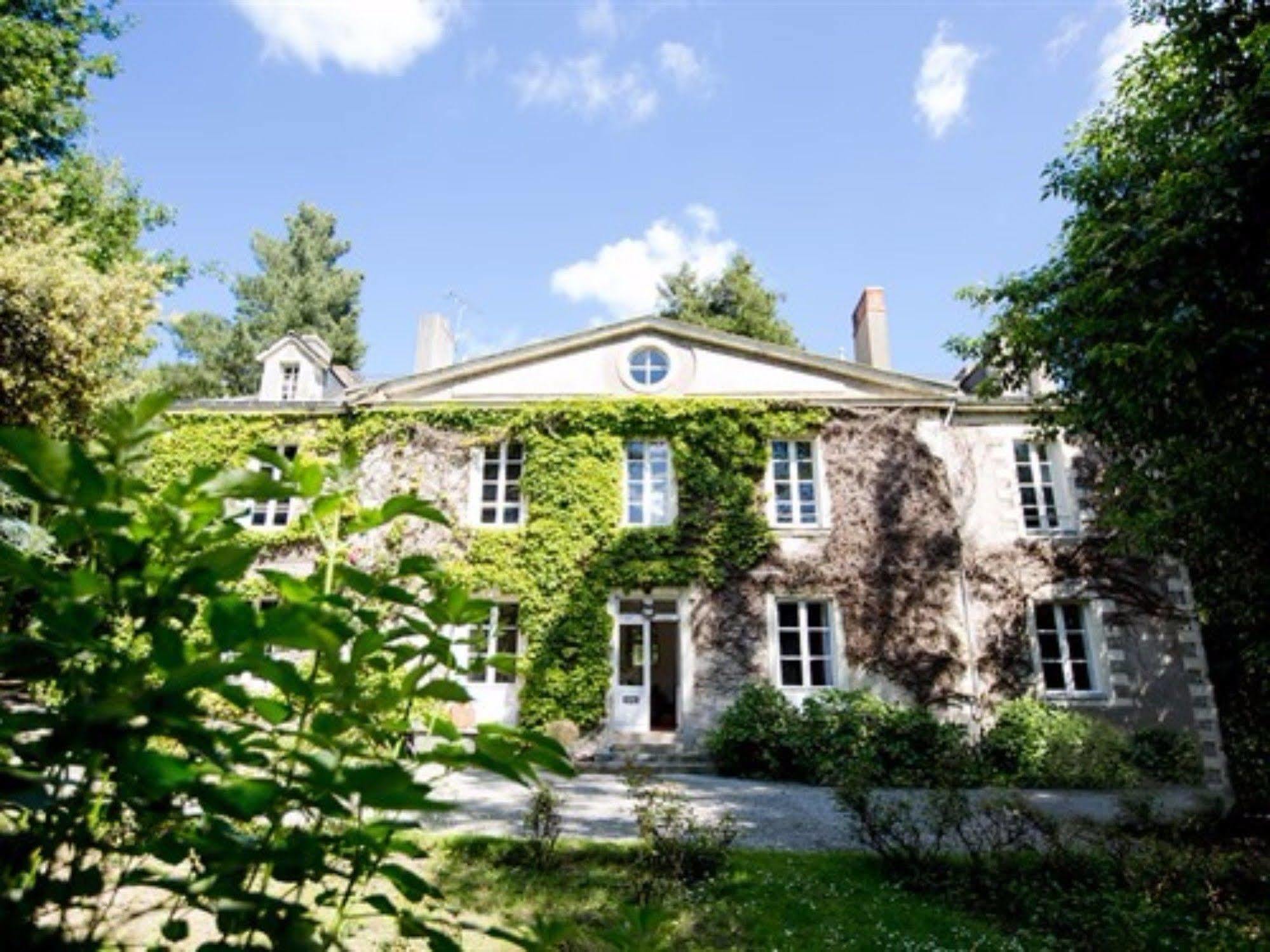 サン・テルブラン La Guilbaudiere Bed & Breakfast エクステリア 写真